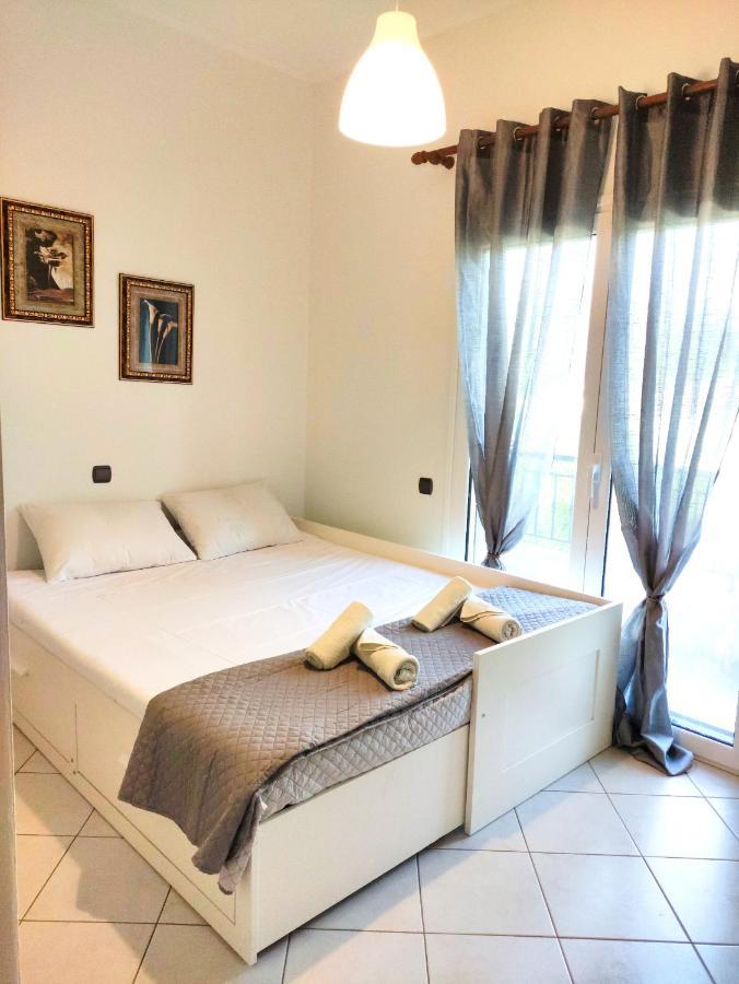 Anastasiou Home In Central Crossroad Parga Esterno foto