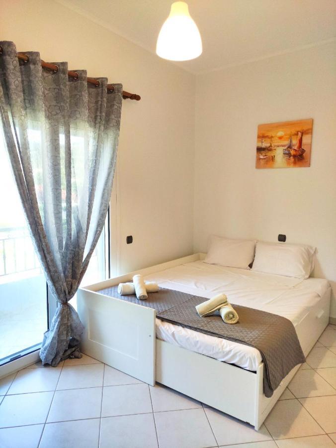 Anastasiou Home In Central Crossroad Parga Esterno foto