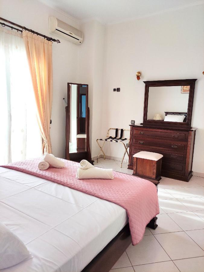 Anastasiou Home In Central Crossroad Parga Esterno foto