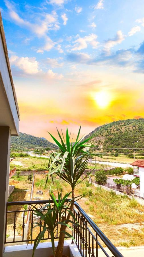 Anastasiou Home In Central Crossroad Parga Esterno foto